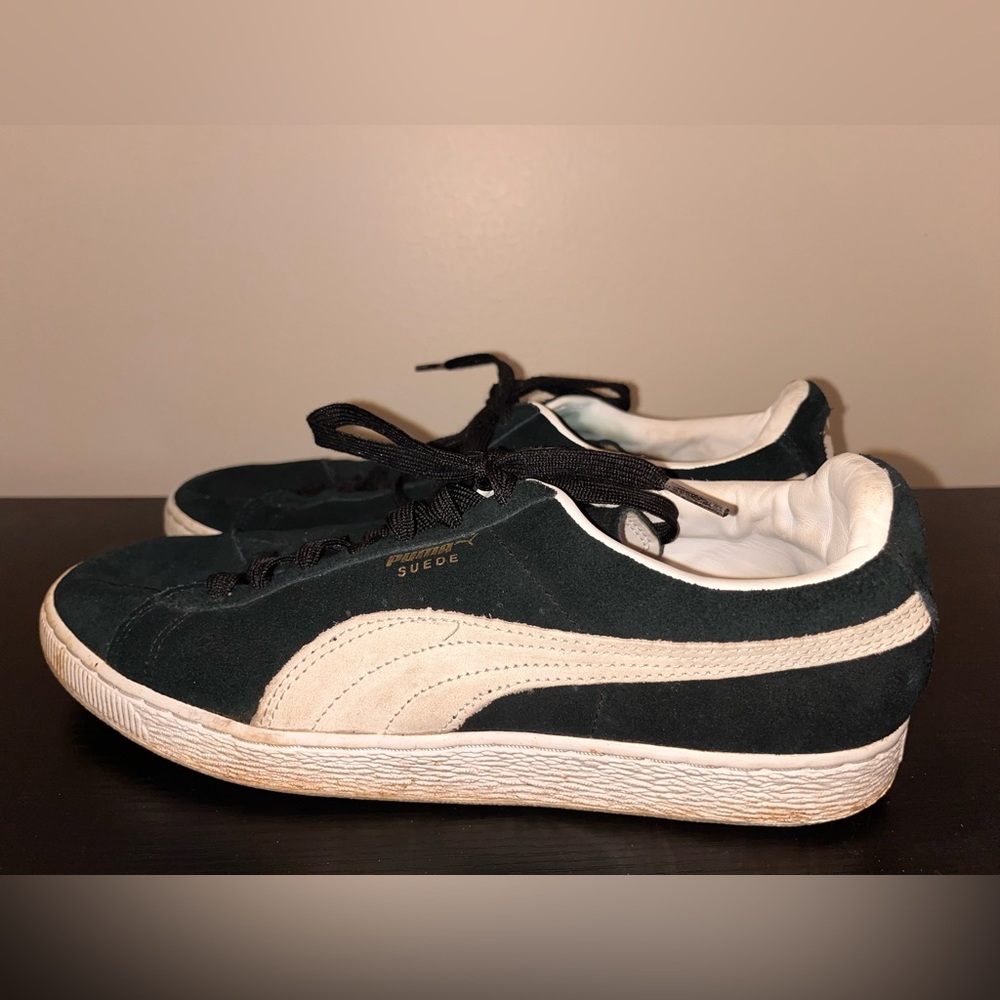 Size 10 Puma Suede Classic XXI Sneakers